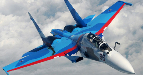 Ukrajinska vojska sestrelila ruskega lovca SU-30 nad Irpinom