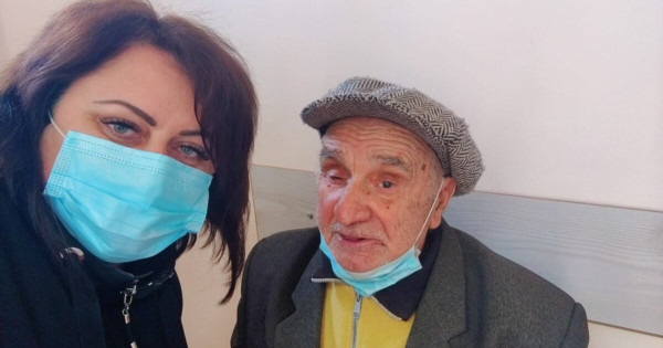 V Bukovini je 82-letni moški na seznamu na seznamu 400 tisoč rubljev. UAH za podporo oboroženim silam Ukrajine