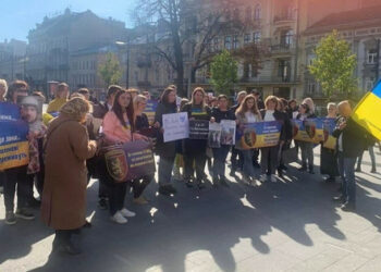 Sorodniki ujetnikov in pogrešanih vojakov so šli na shod v Lviv