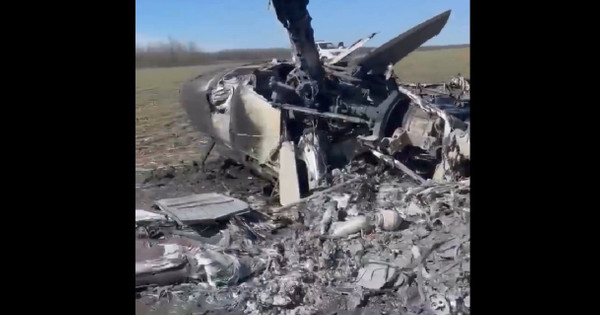 Blizu Mykolaiva so ukrajinske oborožene sile uničile ruski bojni helikopter Ka-52 (video)