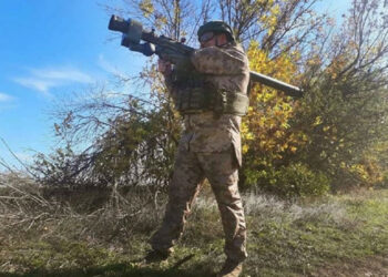 Borec oboroženih sil Ukrajine je v dveh dneh sestrelil štiri ruske rakete iz Igla MANPADS