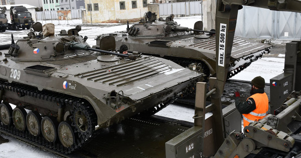 Češka se pripravlja, da Ukrajini zagotovi topniške granate kalibra 152 mm