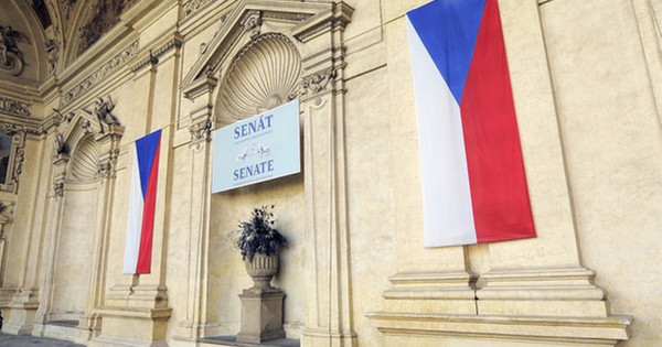 Češki senat je priznal zločine Rusije v Ukrajini kot genocid ukrajinskega ljudstva