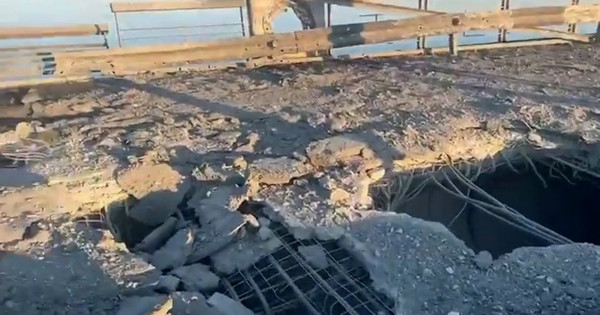 Družine ruskih vojakov bežijo iz Khersona po napadih na most Antonovsky