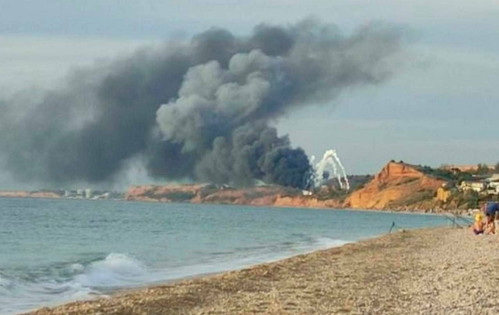 Eksplozije so se zazvonile na vojaškem letališču Belbek na Krimu.