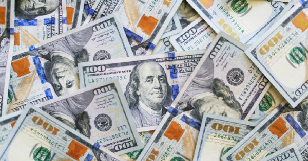 Gosenica zapustila Rusijo in dalo milijon dolarjev za podporo Ukrajincem