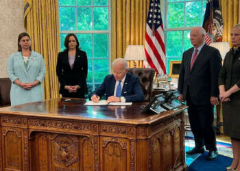 Joe Biden podpisal zakon o najemu za Ukrajino