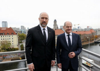 "Kdor vlaga v obnovo Ukrajine, vlaga v bodočo članico EU," Scholz