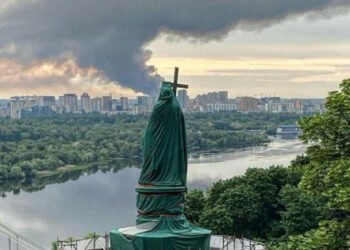 Kyiv je bil obstreljen s križarkami Kh-22 iz Kaspijskega morje
