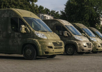 Lviv IT podjetje SoftServe bo kupilo 29 reševalnih vozila za potrebe vojske