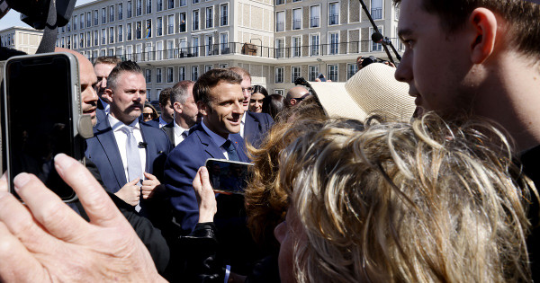 Macron pojasnil zavrnitev, da se dejanja Rusov v Ukrajini imenujejo genocid