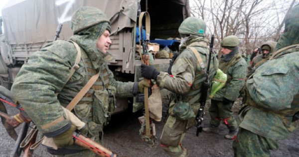 Mobilizirana v "LPR" grozila z usmrtitvami zaradi umika na mejo z Rusko federacijo