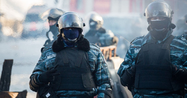 Mučenje prebivalcev regije Kherson se ukvarja z "Berkut", ki so ga obnovili Rusi