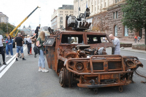 Na Khreshchatyku je bila organizirana "parada" uničene ruske vojaške opreme. Fotografija dneva