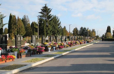 Načrtovano je, da odpre vojaško pokopališče v Lutsku.