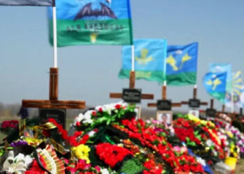 Novinarji našli ulice zavojevalec uničenih v Ukrajini na ruskih pokopališčih