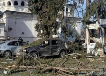 Obveščevalci obveščevalnega direktorata evakuirali skupino civilistov iz Svjatogorske lavre (video)