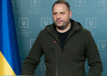 Op-Ed je pozval zavezništvo, naj pošljejo zaplenjena sredstva Ruske federacije za obnovo Ukrajine
