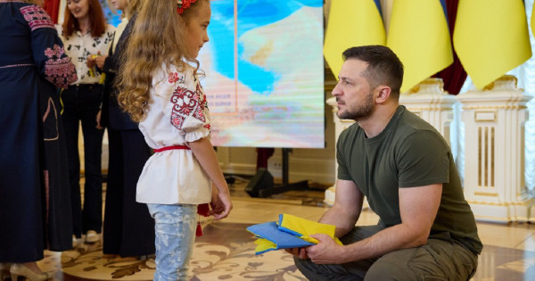 Osem ukrajinskih otrok je med vojno prejelo nagrade za junakinje (foto)