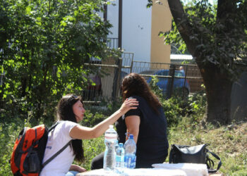 Pod ruševinami hostla Kharkiv, ki so ga uničili Rusi, so našli še tri trupla.