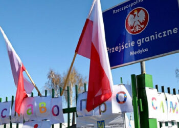 Poljski državljani porabili približno 2 milijardi dolarjev za pomoč ukrajinskim beguncem