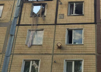 Prebivalce Nikopola so pozvali, naj gredo globoko v območje zaradi obstreljevanja s strani Rusov