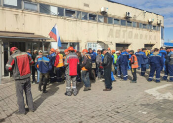 Prebivalcem Mariupola grozi razrešitev in izguba plač zaradi zavrnitve glasovanja na "referendumu"
