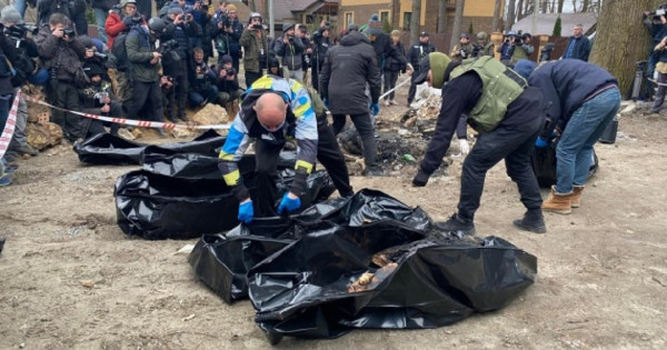 Preiskovalci Mednarodnega kazenskega sodišča preiskujejo zločine Rusije v Ukrajini