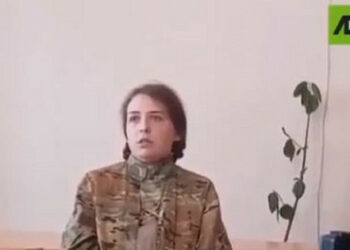 Rusi objavili video z ujeti branilec Azovstal Kateryna Polishchuk