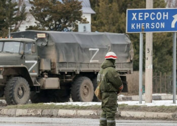 Rusi premikajo svoje rezerve in poskušajo okrepiti Kherson