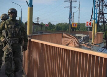 Rusi pripravljajo položaje za obstreljevanje Khersona, pravi Vitaliy Kim