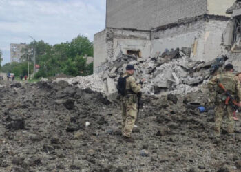 Rusi uničili kino v Lysychansku z zračnim vdihom (foto, video)