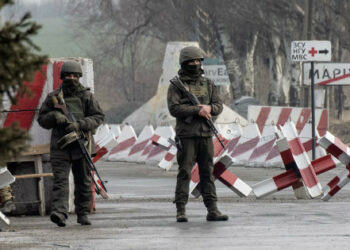 Rusi želijo zapreti Mariupol filtrirati vse moške