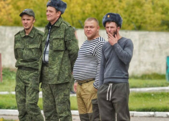 Rusija je začela težave hkrati z mobilizacijo in nabojev