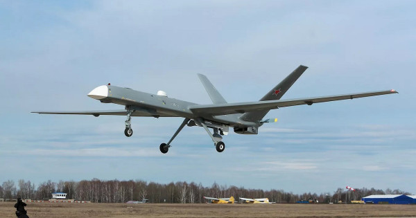 Rusija zaradi sankcij doživlja pomanjkanje UAV, pravi britanska obveščevalna služba