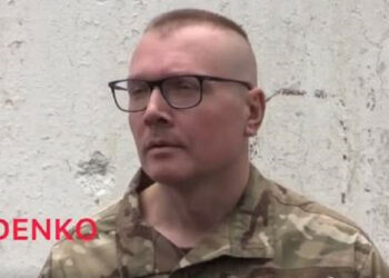 Ruski propagandisti niso mogli izzvati ujetega Azovskega borca Vladislava Dutchaka (video)