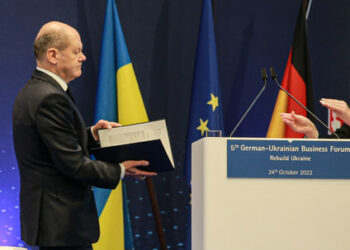 Scholz svetuje o obnavljanju Ukrajine ob upoštevanju njenega članstva v EU