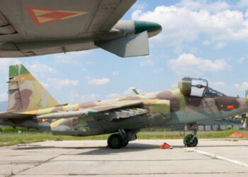 Severna Makedonija predala Ukrajini 4 napadalna letala Su-25