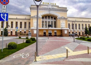 Šotorsko taborišče za begunce bo na železniški postaji v Ternopilu