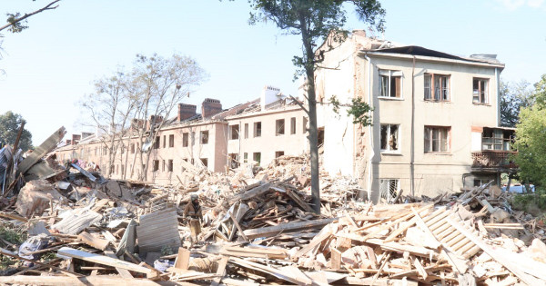 Število smrtnih žrtev zaradi včerajšnjega obstreljevanja regije Kharkiv se je povečalo na 17 ljudi
