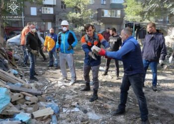 Število žrtev ruskega napada na visoke stavbe Zaporozhye se je povečalo na 14