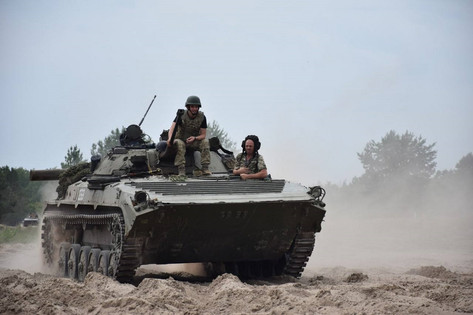 Ukrajinske oborožene sile so uničile 14 sovražnih tankov in več kot 60 kosov opreme na jugu