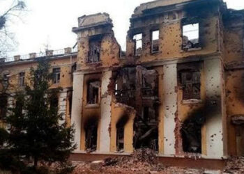 Ukrajinske šole pred in po ruski invaziji. Fotografije