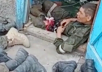 Ukrajinski bojni zdravnik ujel osem Rusov (video)