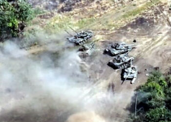 Ukrajinski padalci pokazali, kako so uničili tank podjetje Rusov (video)