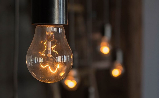 Ukrenergo poziva prebivalce štirih regij, naj nujno zmanjšajo porabo električne energije