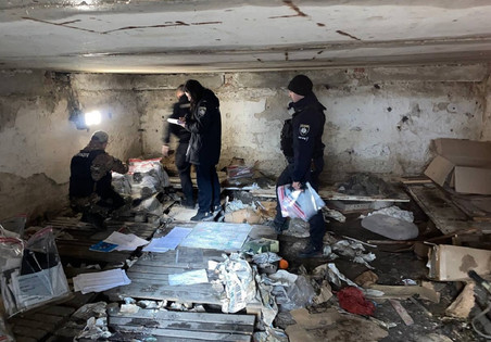 V Izyumu je bilo najdenih 13 vrečk s tajnim dokumentom okupatorja