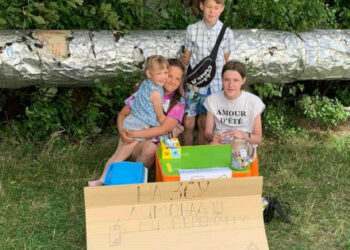 V Lvivu so otroci s prodajo limonade dvignili 8000 grivnij za oborožene sile Ukrajine (foto)
