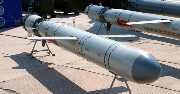 V Nikolajevu je ruska raketa zadela vojaško vojašnico.