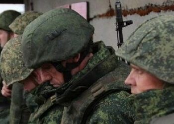 V regiji Kherson Rusi privabljajo helikopterje in orožje za iskanje dezerterjev